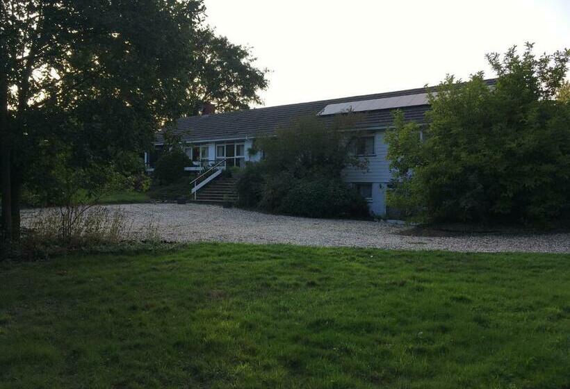 تختخواب و صبحانه Private Luxury Retreat