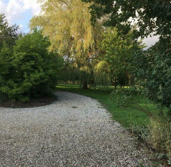 تختخواب و صبحانه Private Luxury Retreat