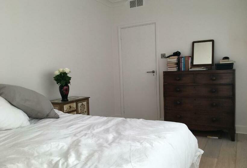 تختخواب و صبحانه Private Luxury Retreat