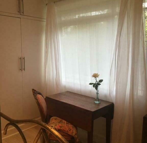 تختخواب و صبحانه Private Luxury Retreat