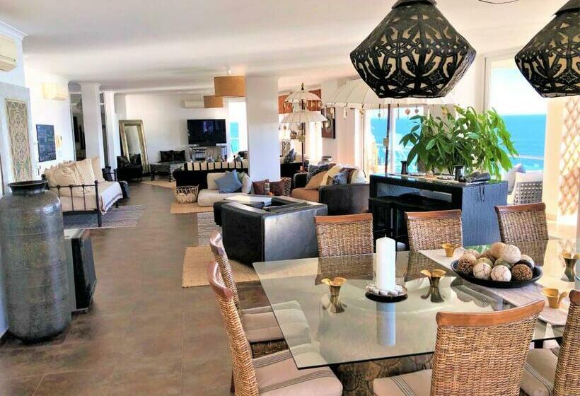 Bed and Breakfast Cali Deluxe Holidays, Sesimbra