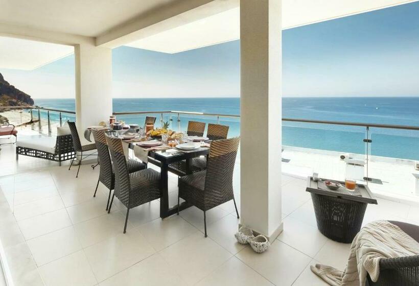 Bed and Breakfast Cali Deluxe Holidays, Sesimbra