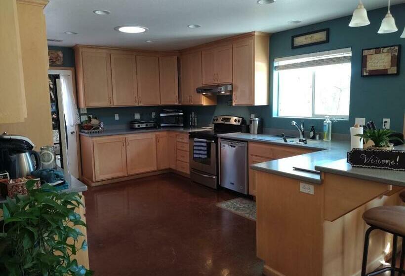 ベッドアンドブレックファースト Engvadonia Yosemite B And B