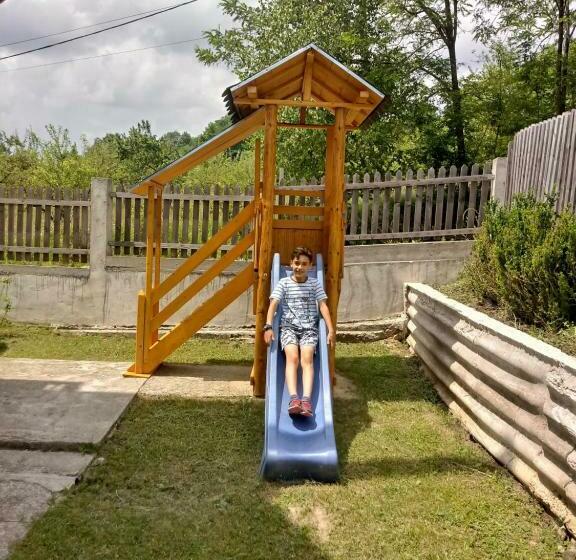 فندق Pensiunea Drumul Voievozilor