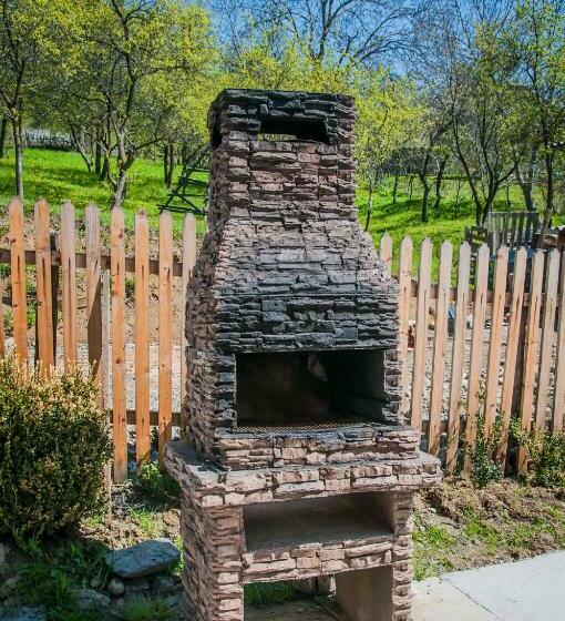 فندق Pensiunea Drumul Voievozilor