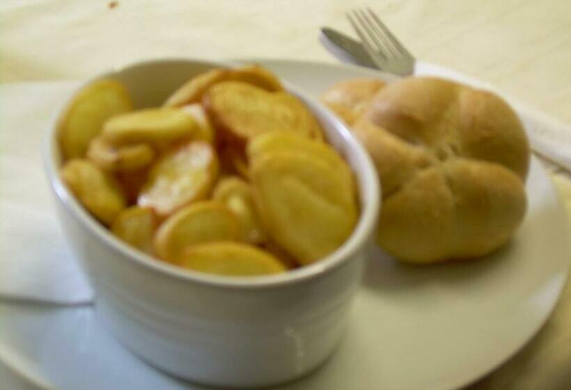 ホテル The White Swan