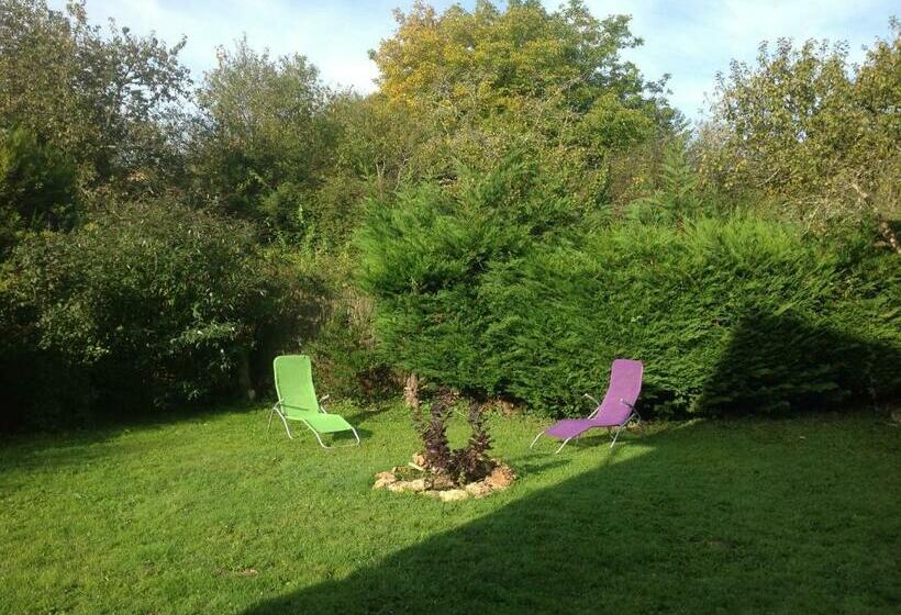 פנסיון La Bicoque En Puisaye