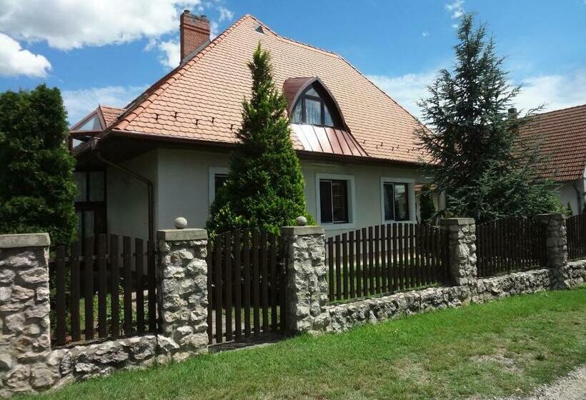 Пансион Marta Guest House