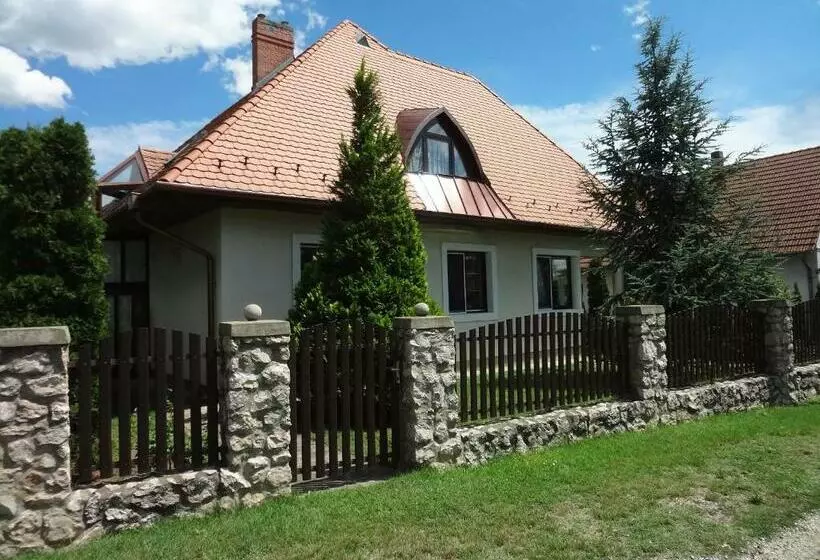 Majatalo Marta Guest House