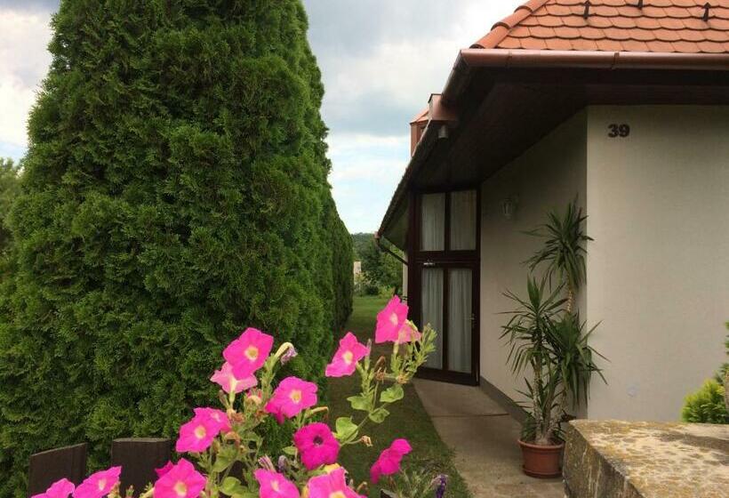 Пансион Marta Guest House