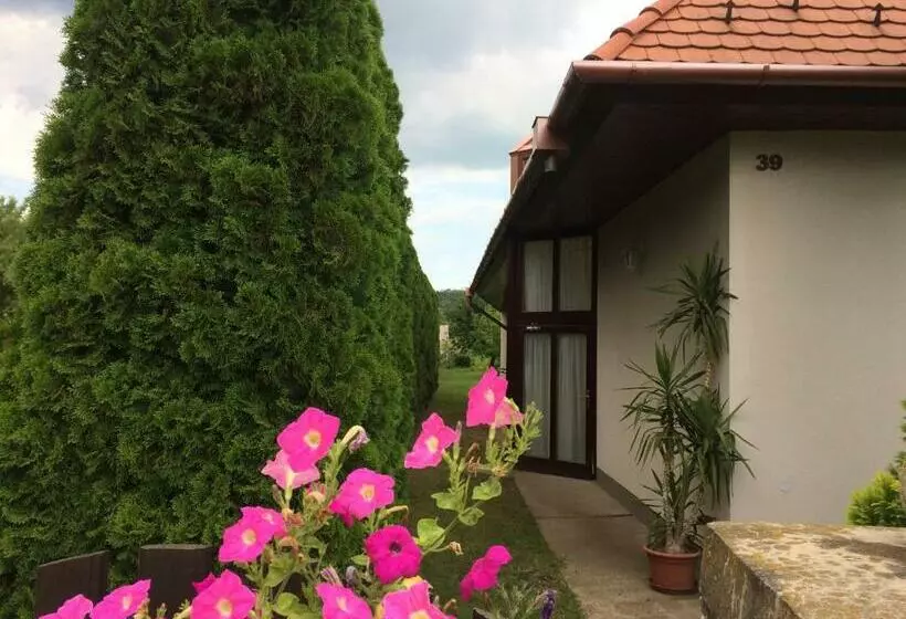 Majatalo Marta Guest House