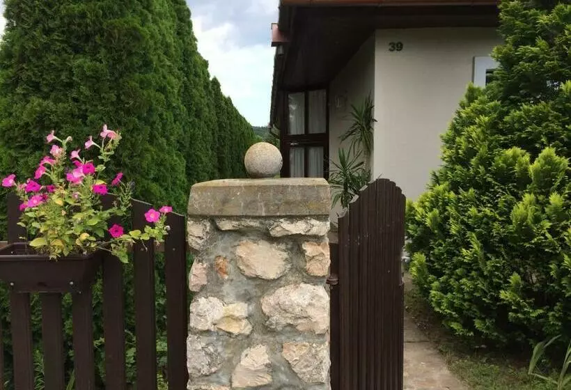 Majatalo Marta Guest House