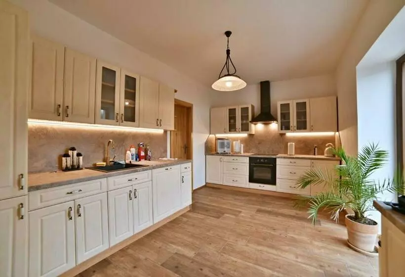 Majatalo Statek Pod Lípou