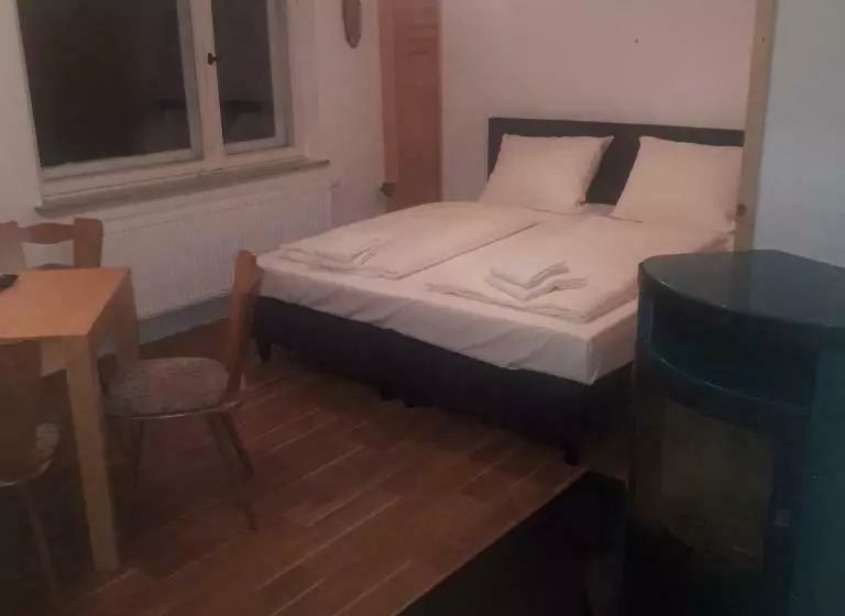 ペンション Waldhaus Crottendorf