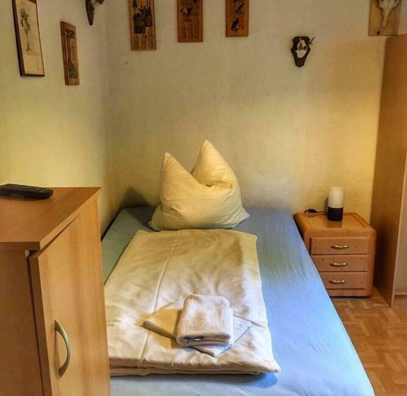 بنسيون Waldhaus Crottendorf