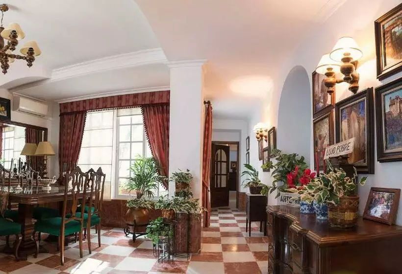 تختخواب و صبحانه Boutique House Lujopobre