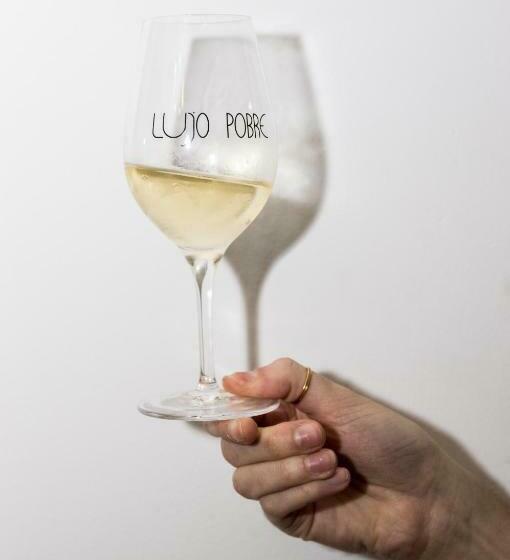 تختخواب و صبحانه Boutique House Lujopobre