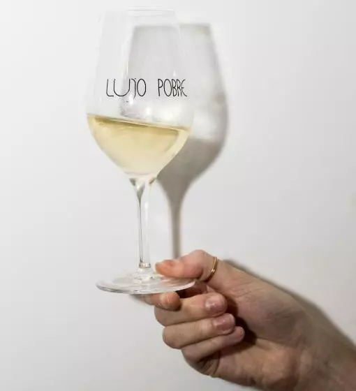 تختخواب و صبحانه Boutique House Lujopobre