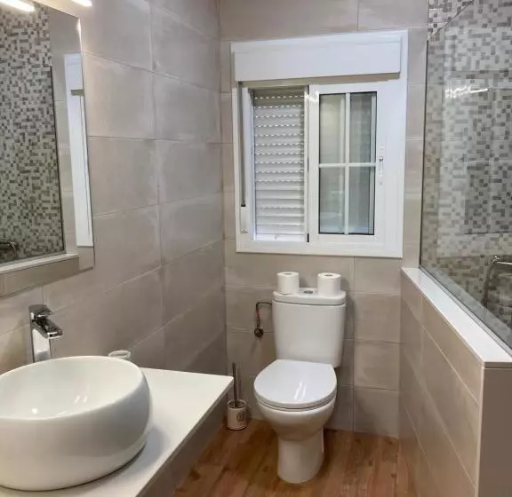 تختخواب و صبحانه Boutique House Lujopobre