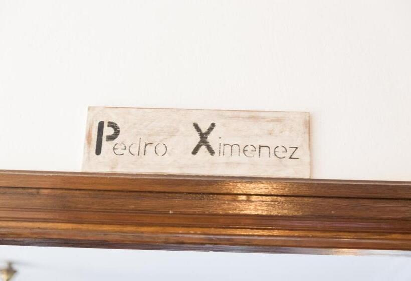 تختخواب و صبحانه Boutique House Lujopobre