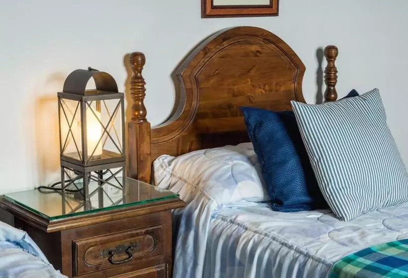 تختخواب و صبحانه Boutique House Lujopobre