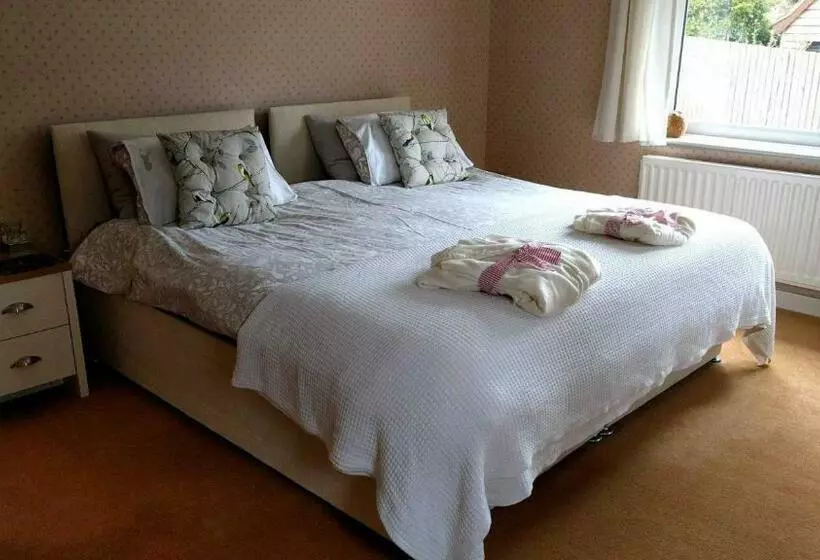 Aamiaismajoitus (B&B) Hazler Lodge