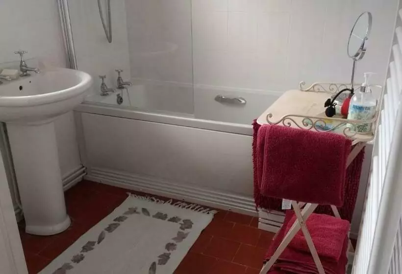 Aamiaismajoitus (B&B) Hazler Lodge