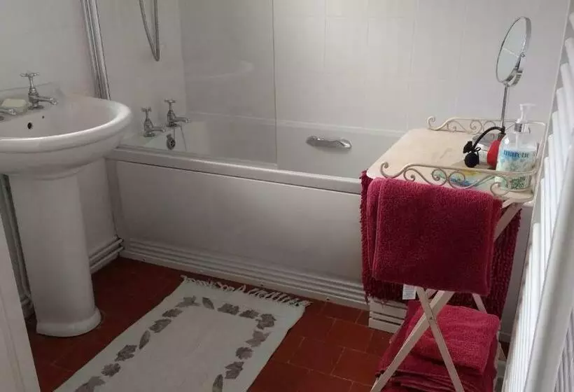 Aamiaismajoitus (B&B) Hazler Lodge