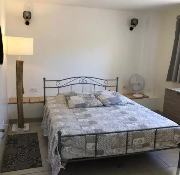 ベッドアンドブレックファースト La Fralinette