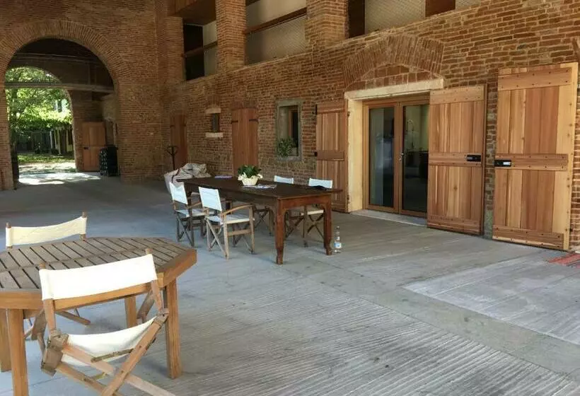 هتل Agriturismo Corte Bertesina