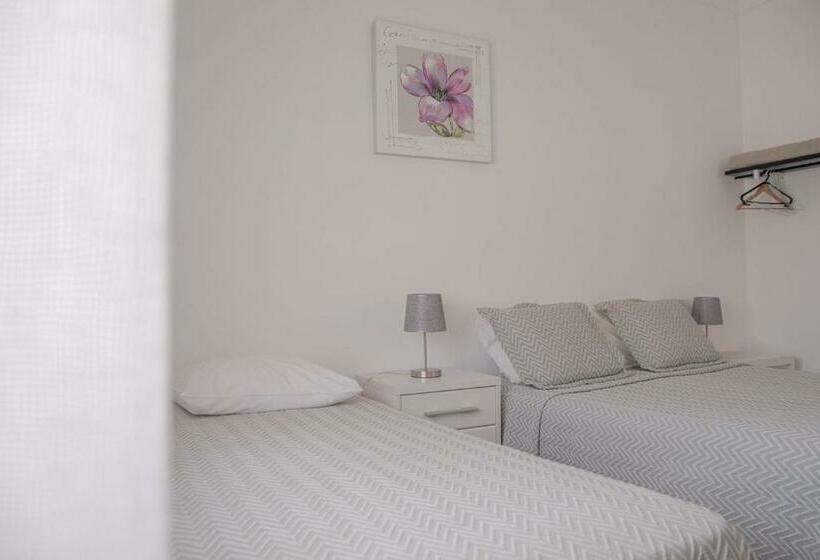 پانسیون Alojamento Das Fontes