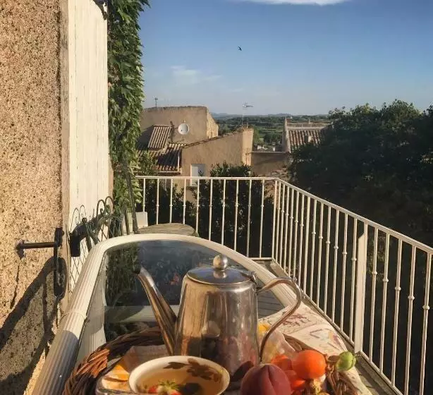 ペンション Chez Les Artistes