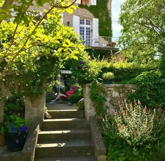 ペンション Chez Les Artistes