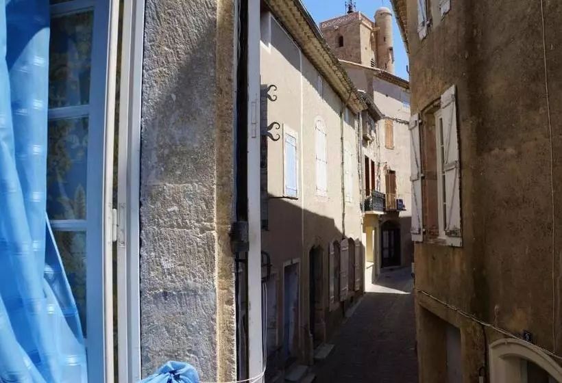 ペンション Chez Les Artistes