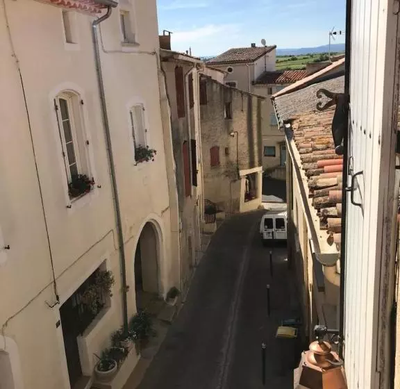 ペンション Chez Les Artistes