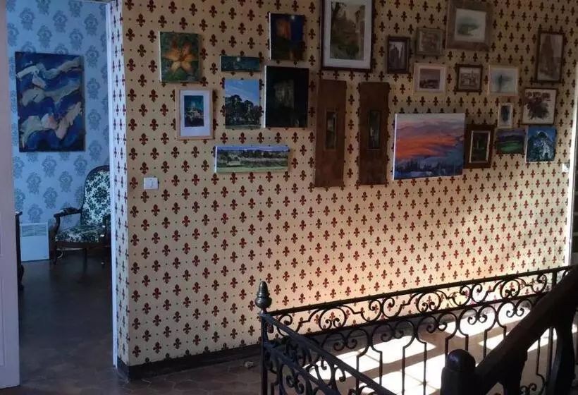 ペンション Chez Les Artistes