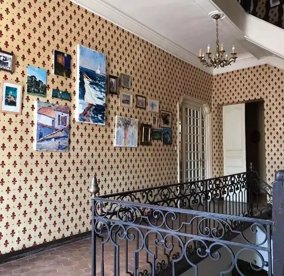 ペンション Chez Les Artistes