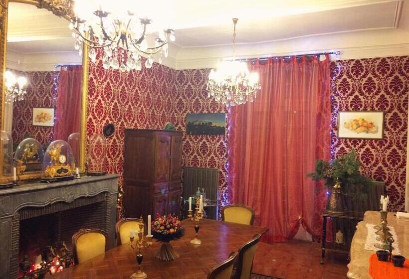 פנסיון Chez Les Artistes