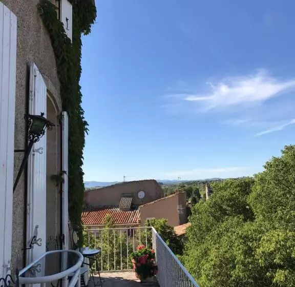 ペンション Chez Les Artistes