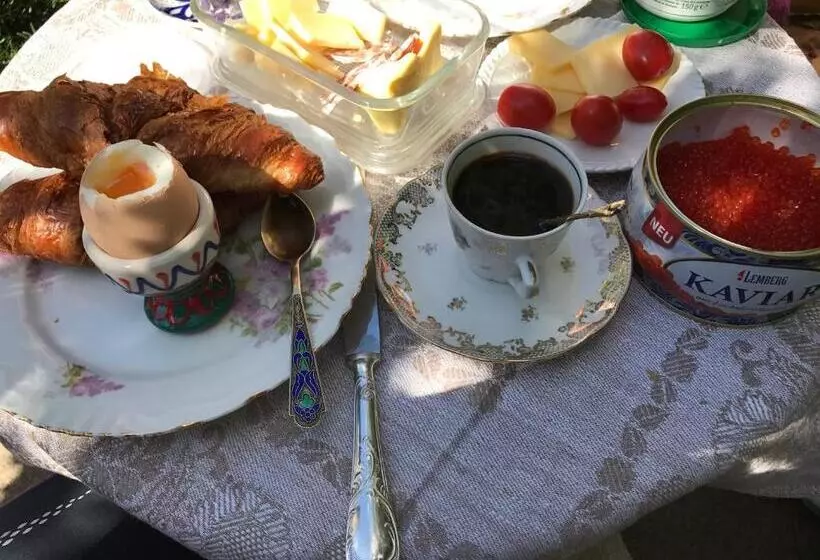 ペンション Chez Les Artistes