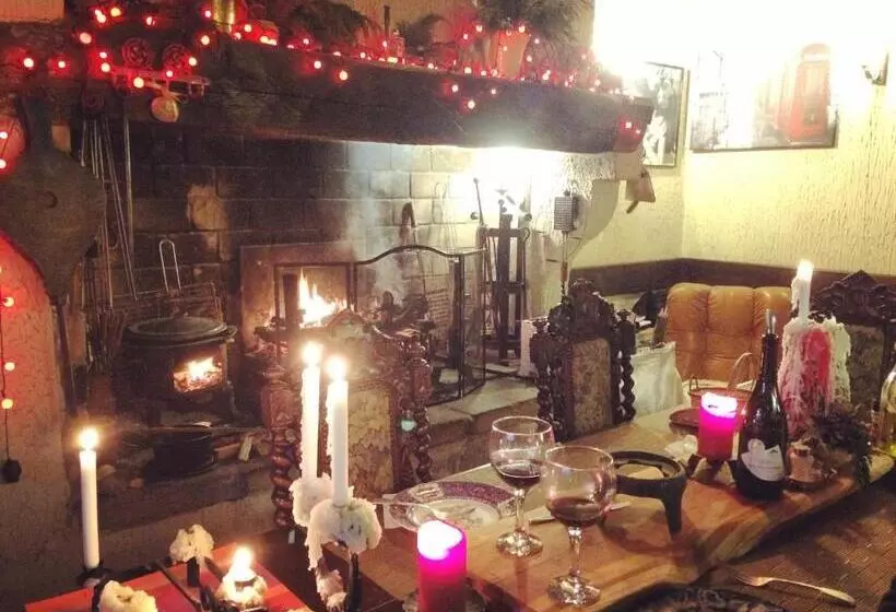 ペンション Chez Les Artistes