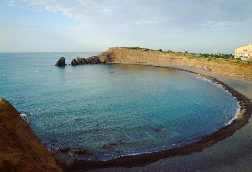 פנסיון Chez Les Artistes