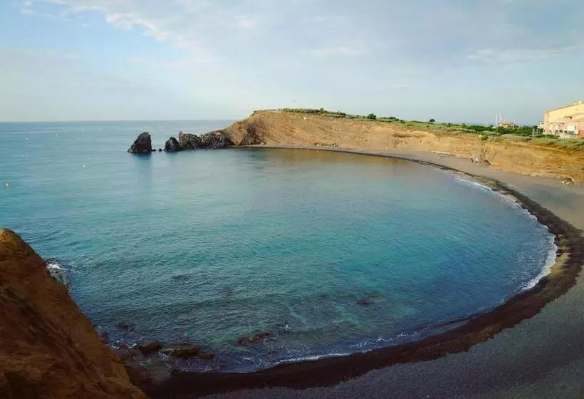 ペンション Chez Les Artistes