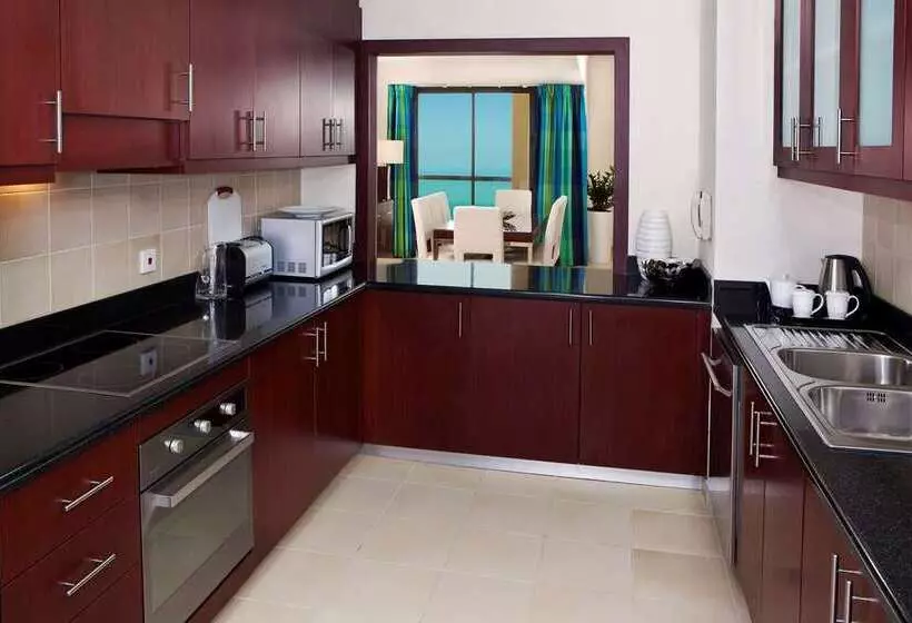 Hilton Dubai The Walk