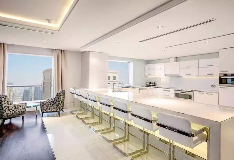 Hilton Dubai The Walk