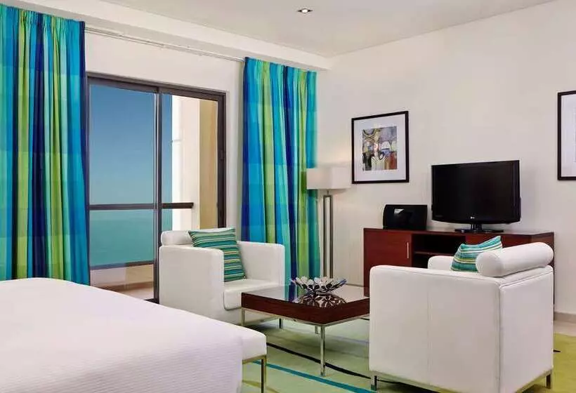 Hilton Dubai The Walk