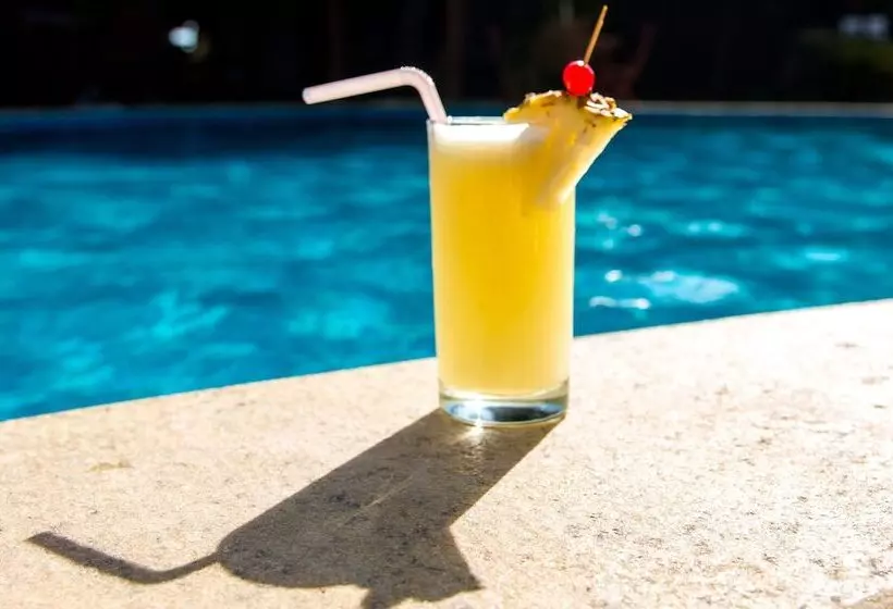 هتل Aruana Eco Praia