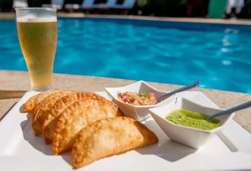 هتل Aruana Eco Praia