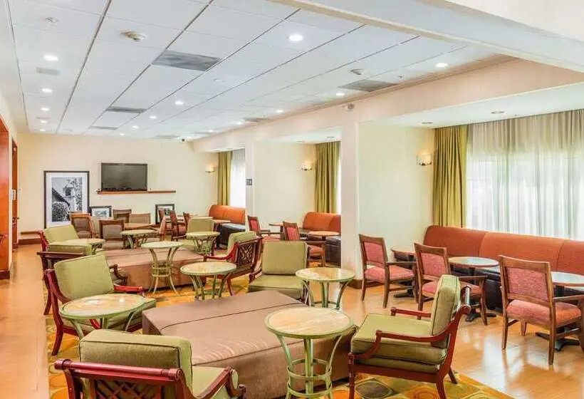 Hotelli Hampton Inn By Hilton Queretaro Tecnologico