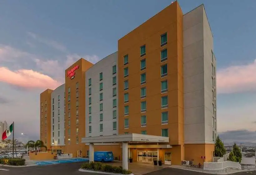 Hotelli Hampton Inn By Hilton Queretaro Tecnologico